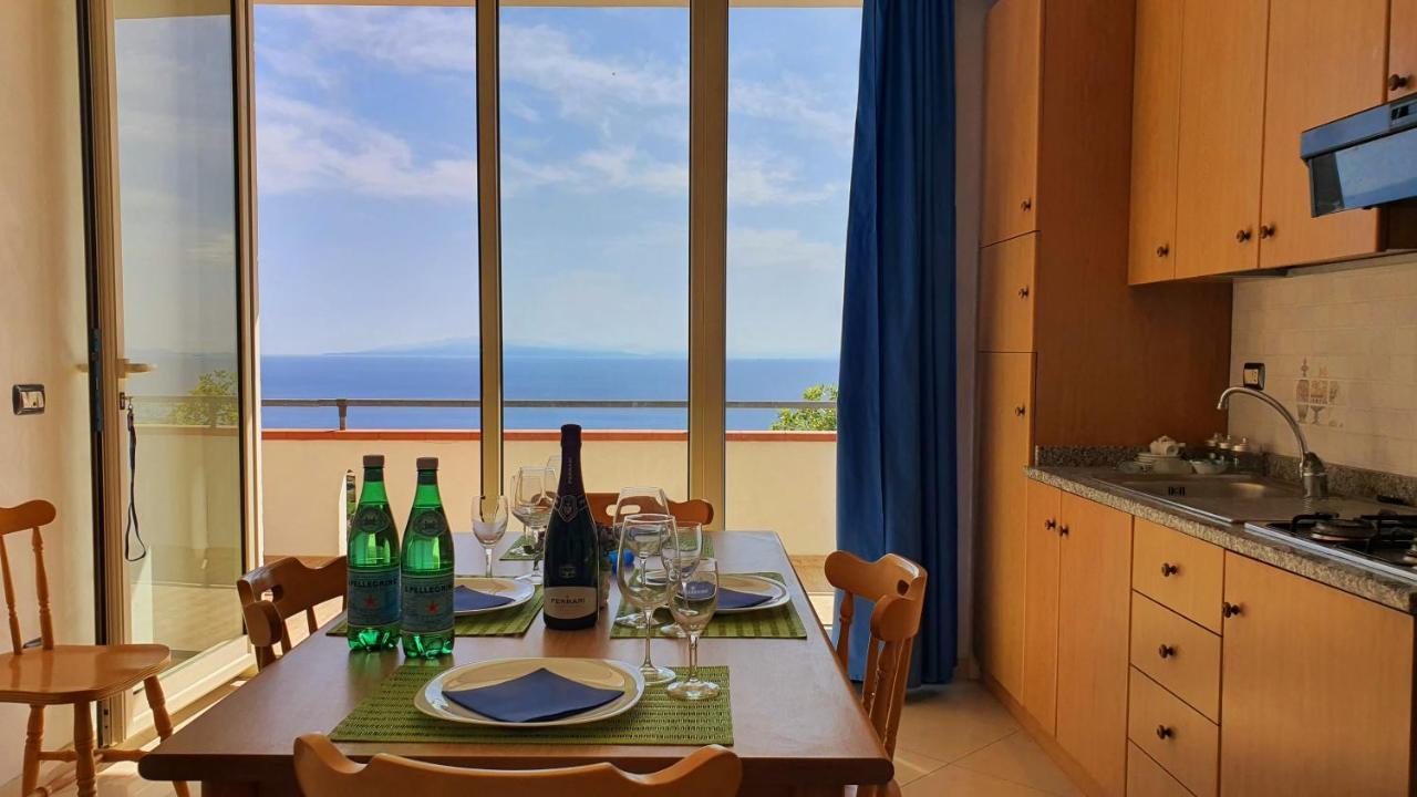 Naturamare Apartments - Piscina Idromassaggio Con Vista Mare Aperta Fino Alle Ore 22-00 Capo Vaticano Exterior foto